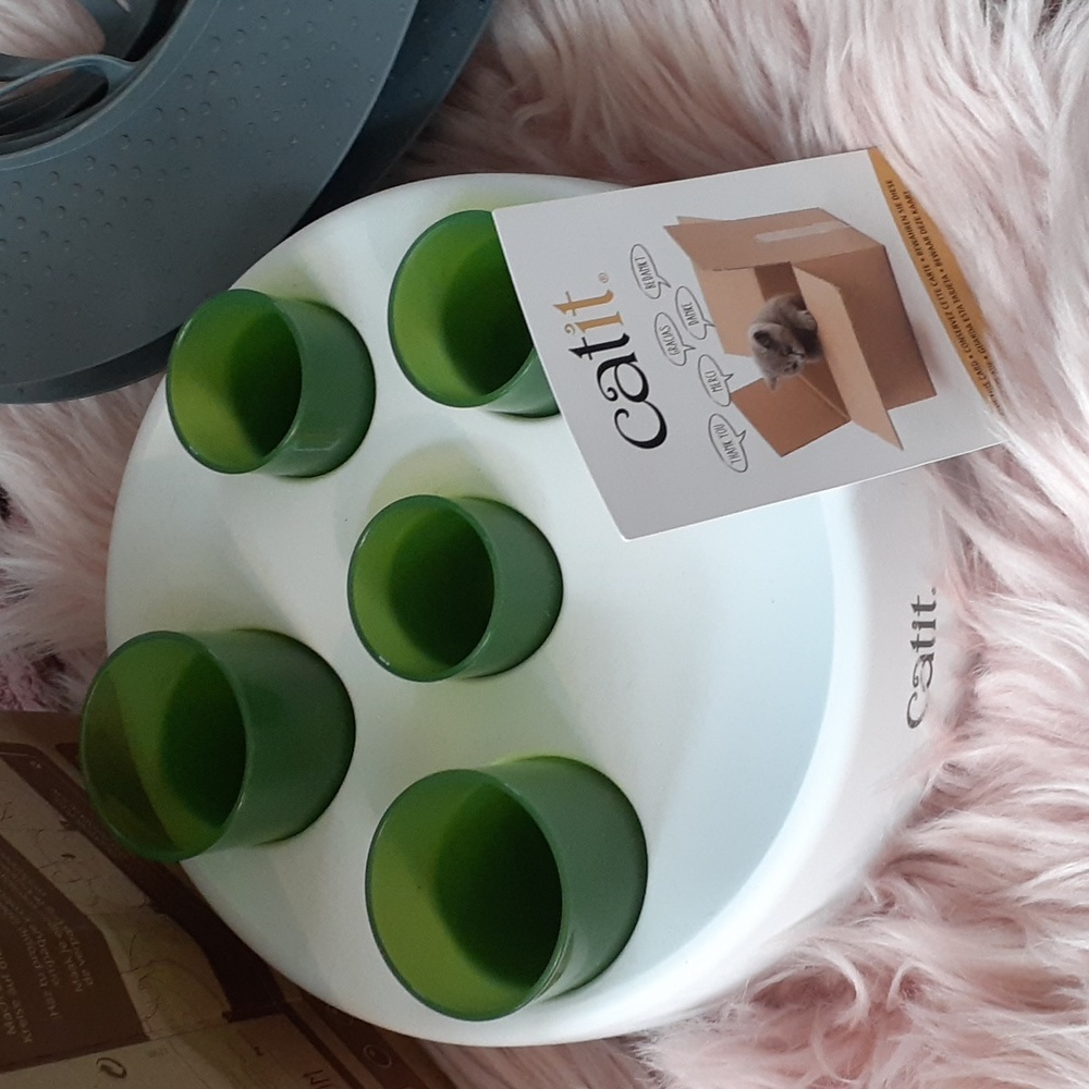 SALE!! Brand New Catit Senses 2.0 Digger-**NOTE**